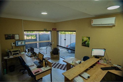 Sobrado com vista panorâmica e 5  dormitórios no Jardim Itacolomy