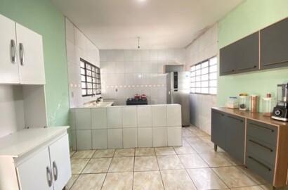 Casa dois dormitórios em Avenida