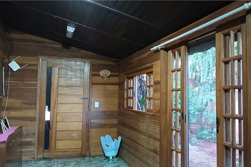 "Charmosa Casa de Campo em Chácara Santa Felicidade"