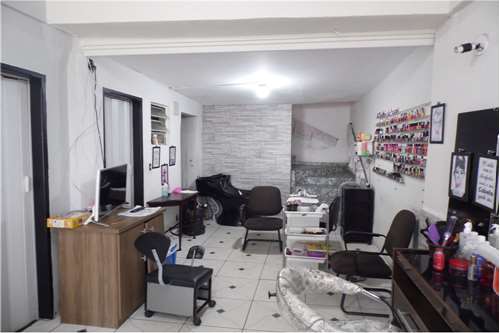 Sobrado quatro quartos, mais três casinhas para investimento