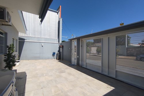 Casa com Jacuzzi Pq Cidade Nova