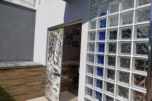 Casa com Jacuzzi Pq Cidade Nova