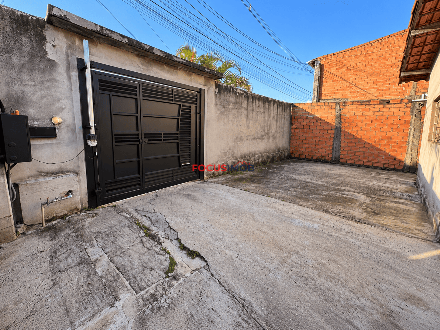 Casa à Venda no Jardim Canaã II – 2 Dormitórios, Quintal e Garagem com Portão Automático – Mogi Guaçu/SP