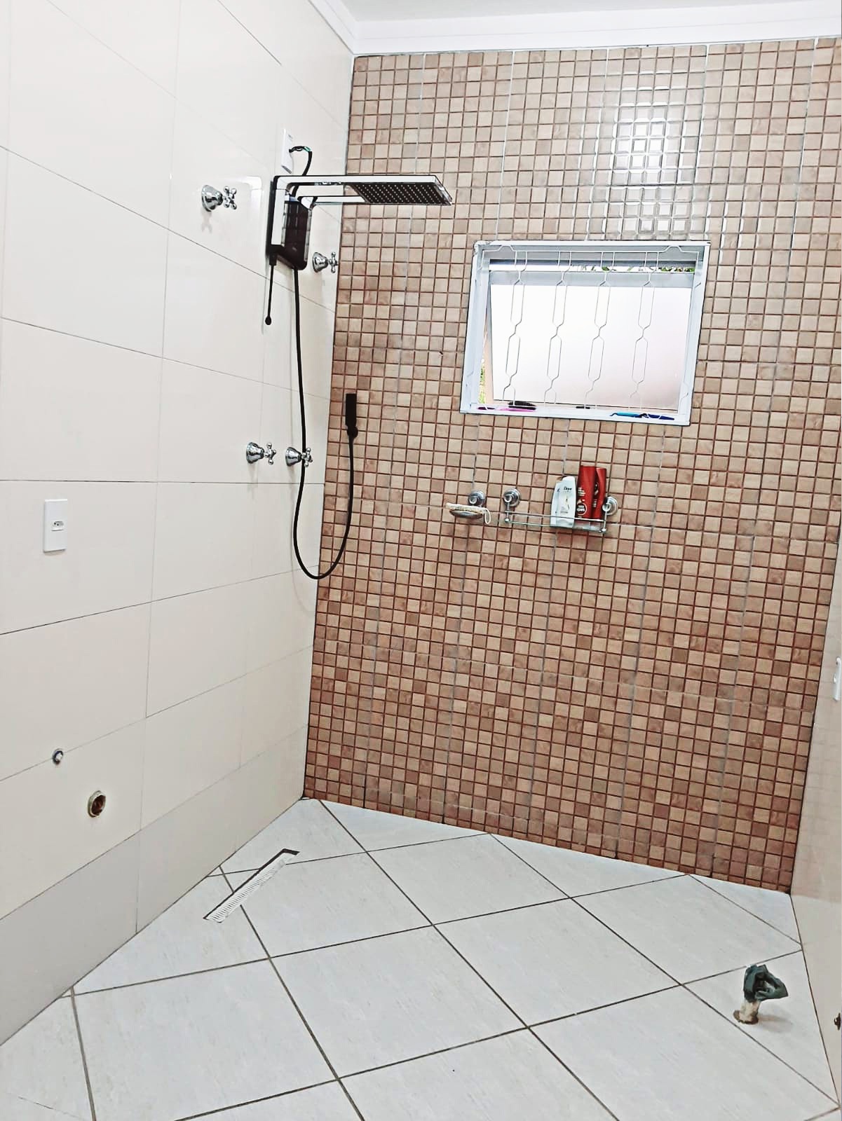 Linda Chácara que já rentabiliza com locação por temporada - para investir ou morar, na cidade de Águas de Lindóia - SP