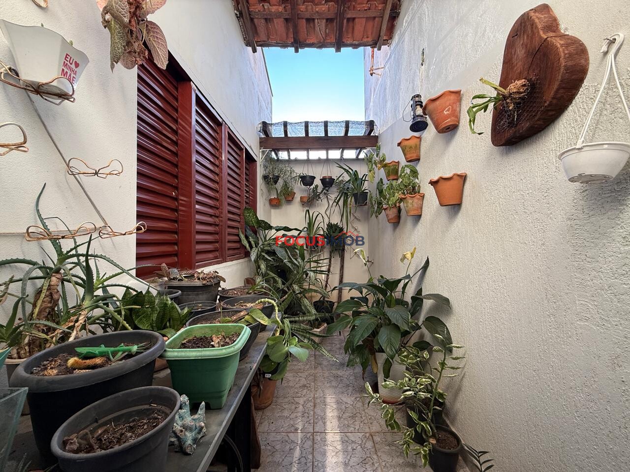 Casa de dois dormitórios no Pq dos Eucalíptos