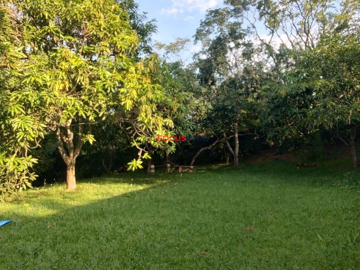 Chácara à Venda com 1.340 m², Piscina e Área de Lazer Completa