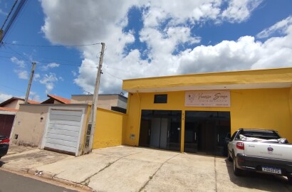 Casa a venda  com dois  pontos comerciais – Ótima Oportunidade de Investimento