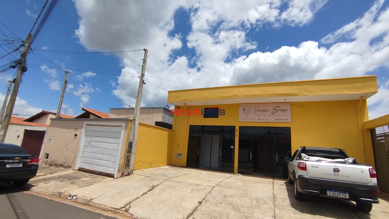 Casa a venda  com dois  pontos comerciais – Ótima Oportunidade de Investimento