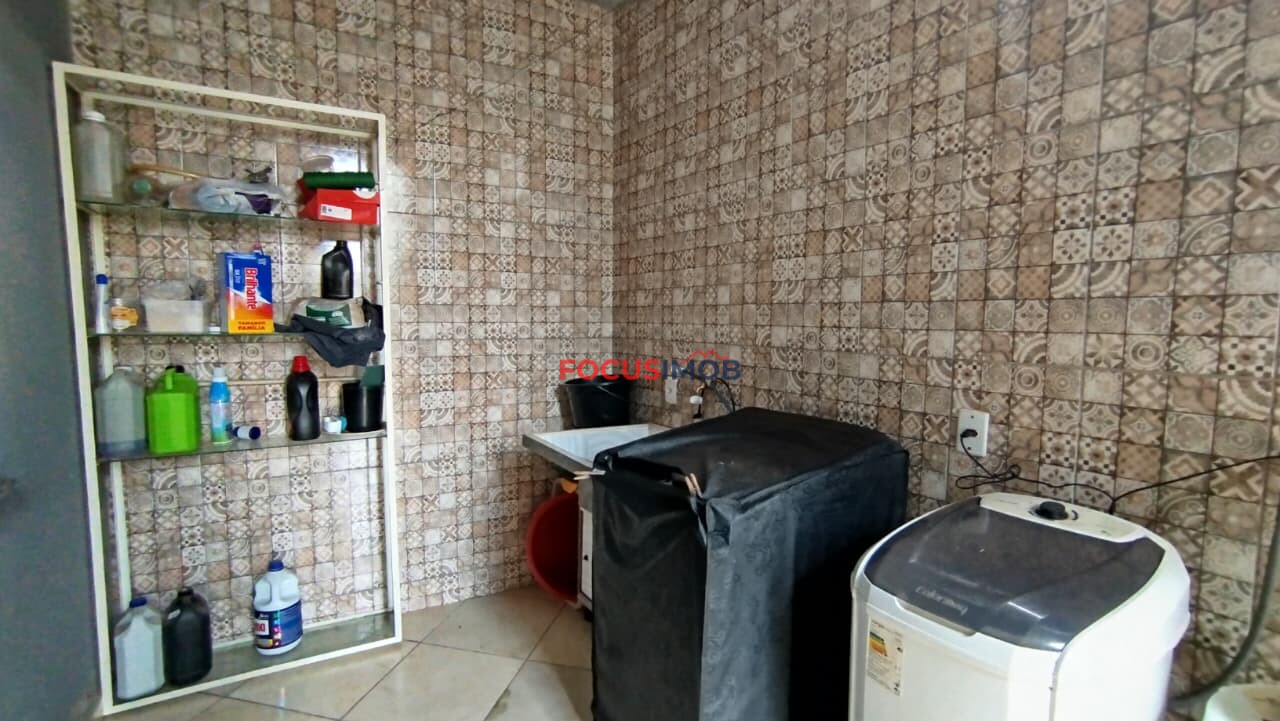 Casa a venda  com dois  pontos comerciais – Ótima Oportunidade de Investimento