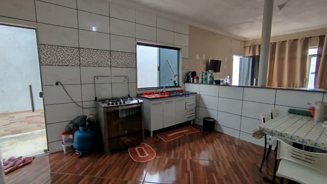 Casa a venda  com dois  pontos comerciais – Ótima Oportunidade de Investimento