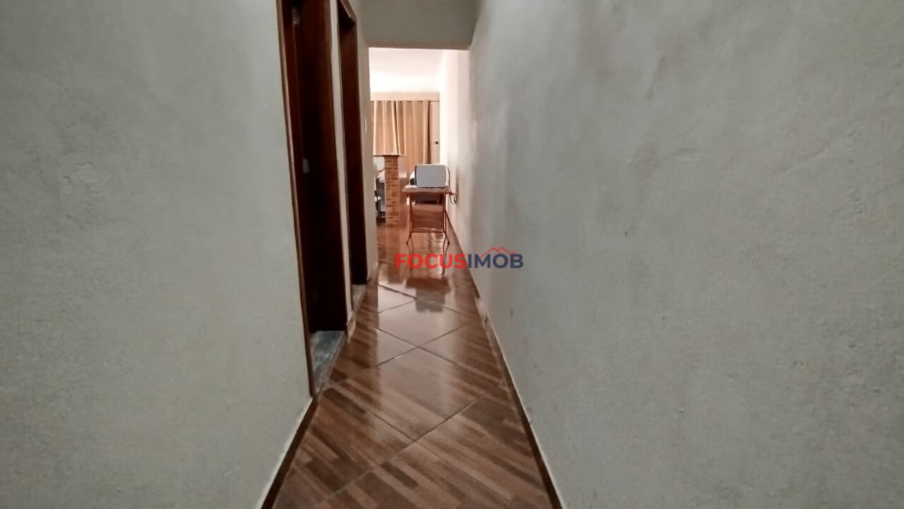 Casa a venda  com dois  pontos comerciais – Ótima Oportunidade de Investimento