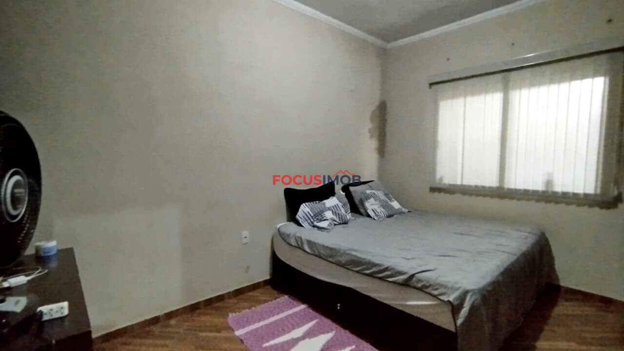 Casa a venda  com dois  pontos comerciais – Ótima Oportunidade de Investimento