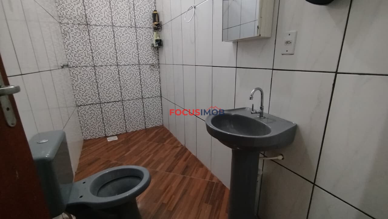 Casa a venda  com dois  pontos comerciais – Ótima Oportunidade de Investimento