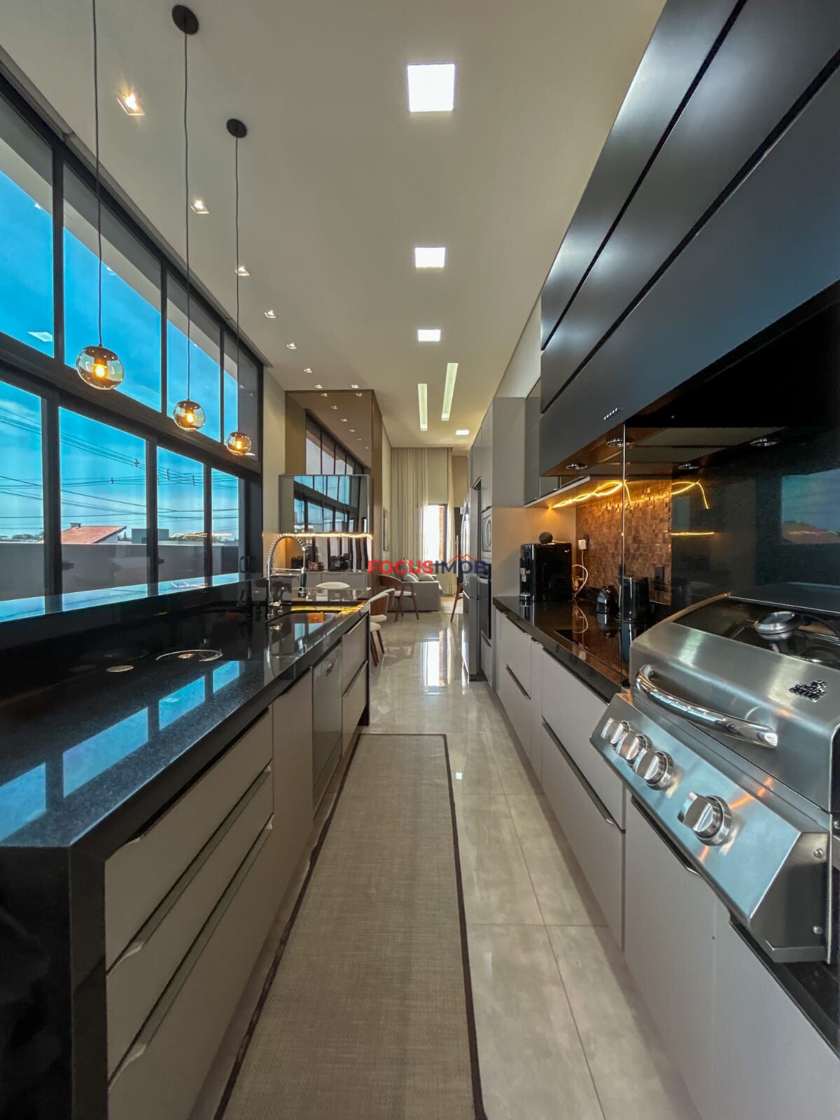 Casa Térrea Moderna com 3 Dormitórios em Condominio