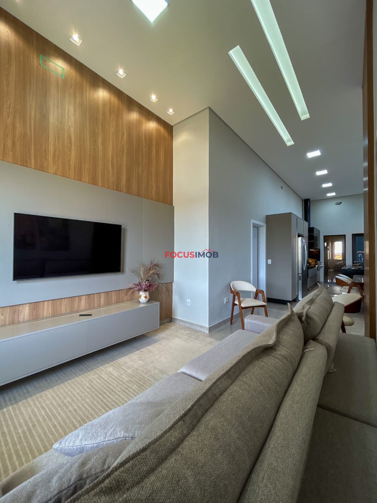 Casa Térrea Moderna com 3 Dormitórios em Condominio