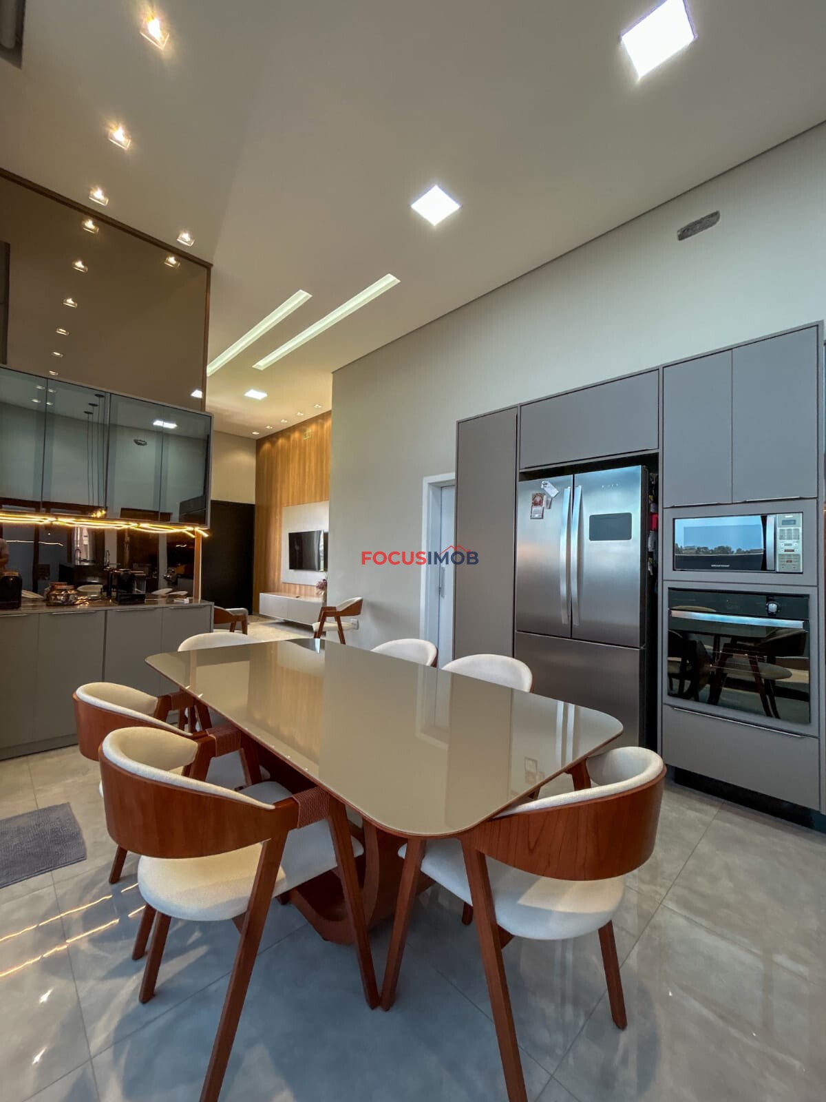 Casa Térrea Moderna com 3 Dormitórios em Condominio