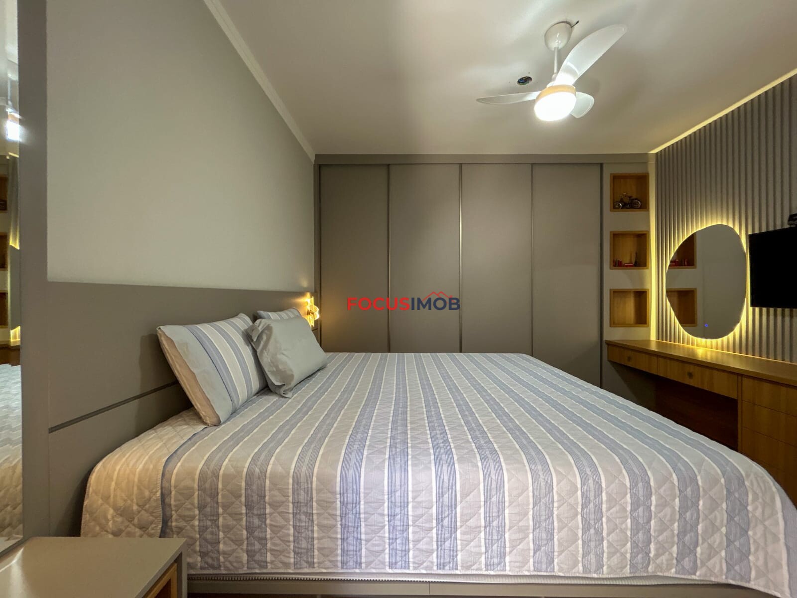 Casa Térrea Moderna com 3 Dormitórios em Condominio