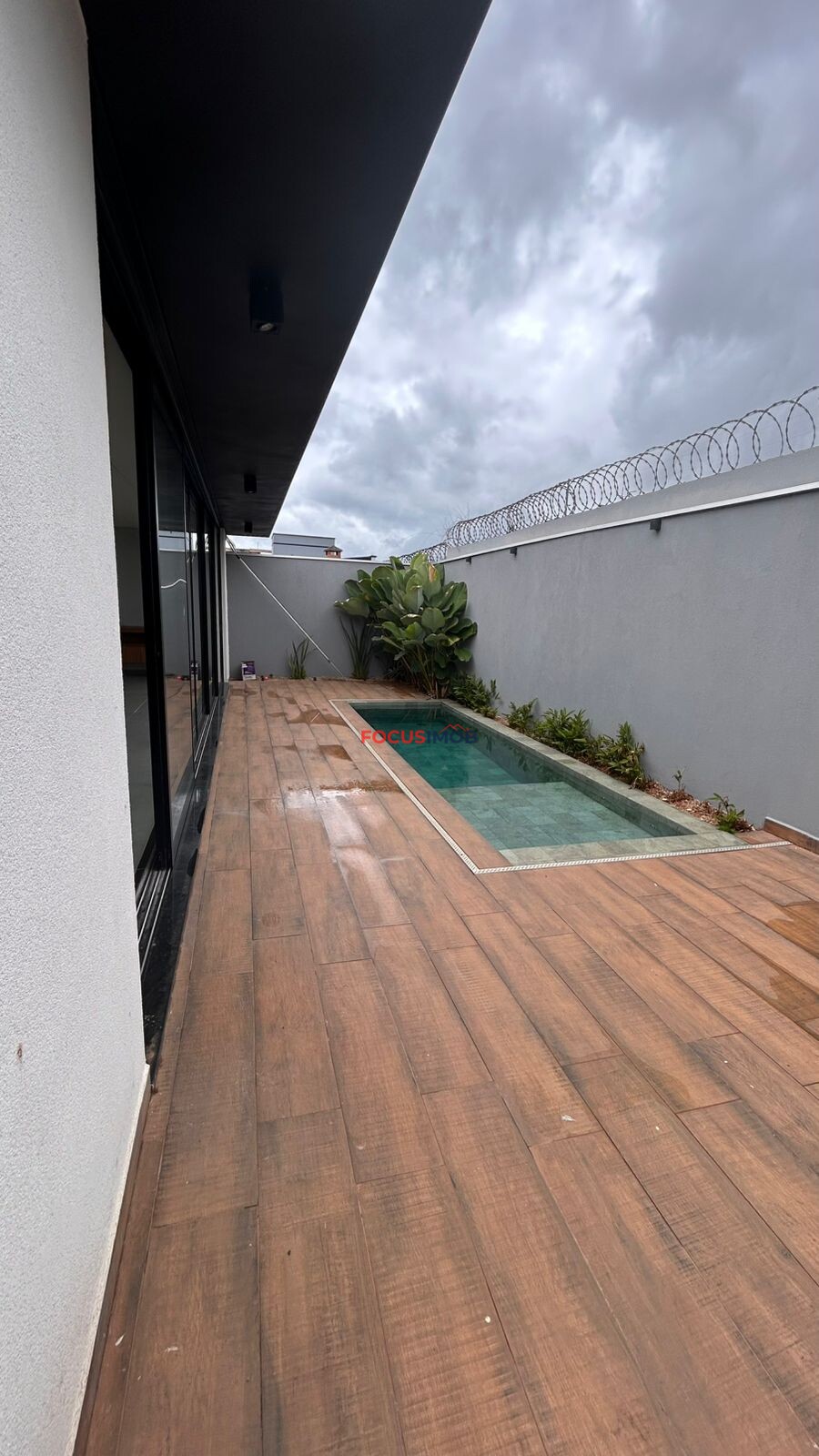 🏡✨ RESIDÊNCIA DE ALTO PADRÃO PARA LOCAÇÃO – CONDOMÍNIO CALIFÓRNIA | ESTIVA GERBI/SP