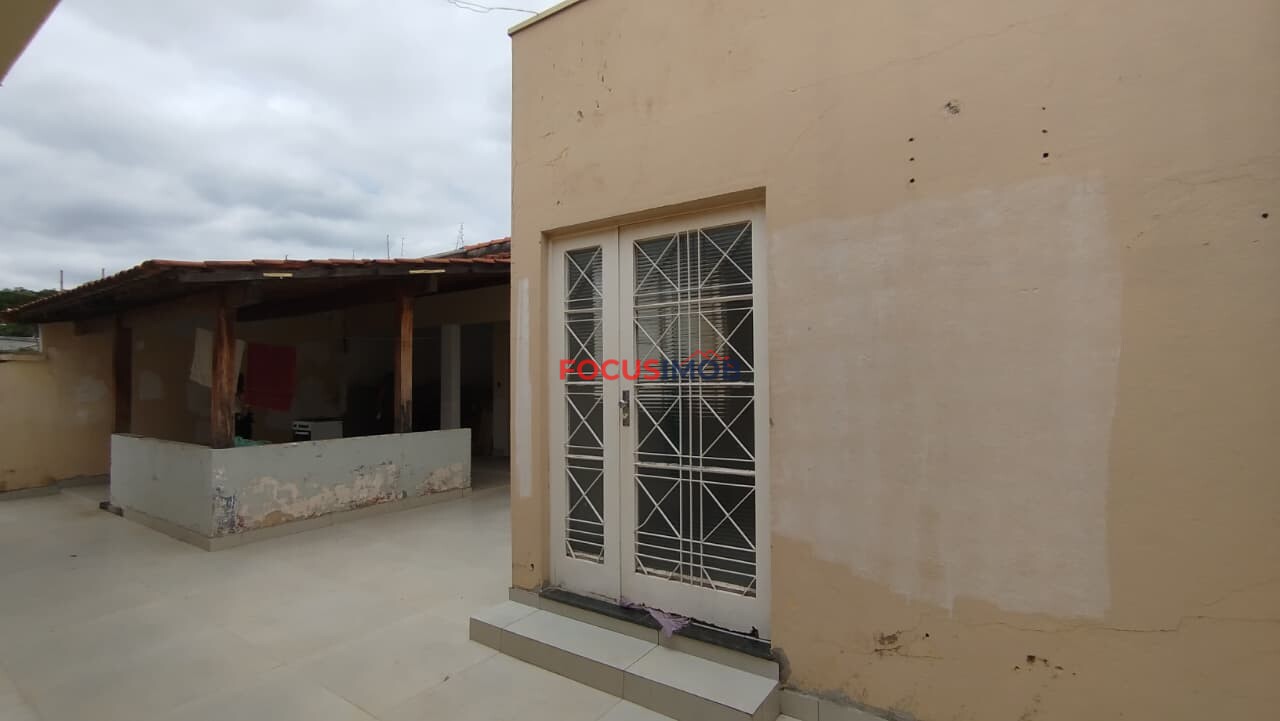 🏡 CASA AMPLA COM 3 QUARTOS + EDÍCULA PARA LOCAÇÃO – JD. SANTO ANTÔNIO | MOGI GUAÇU