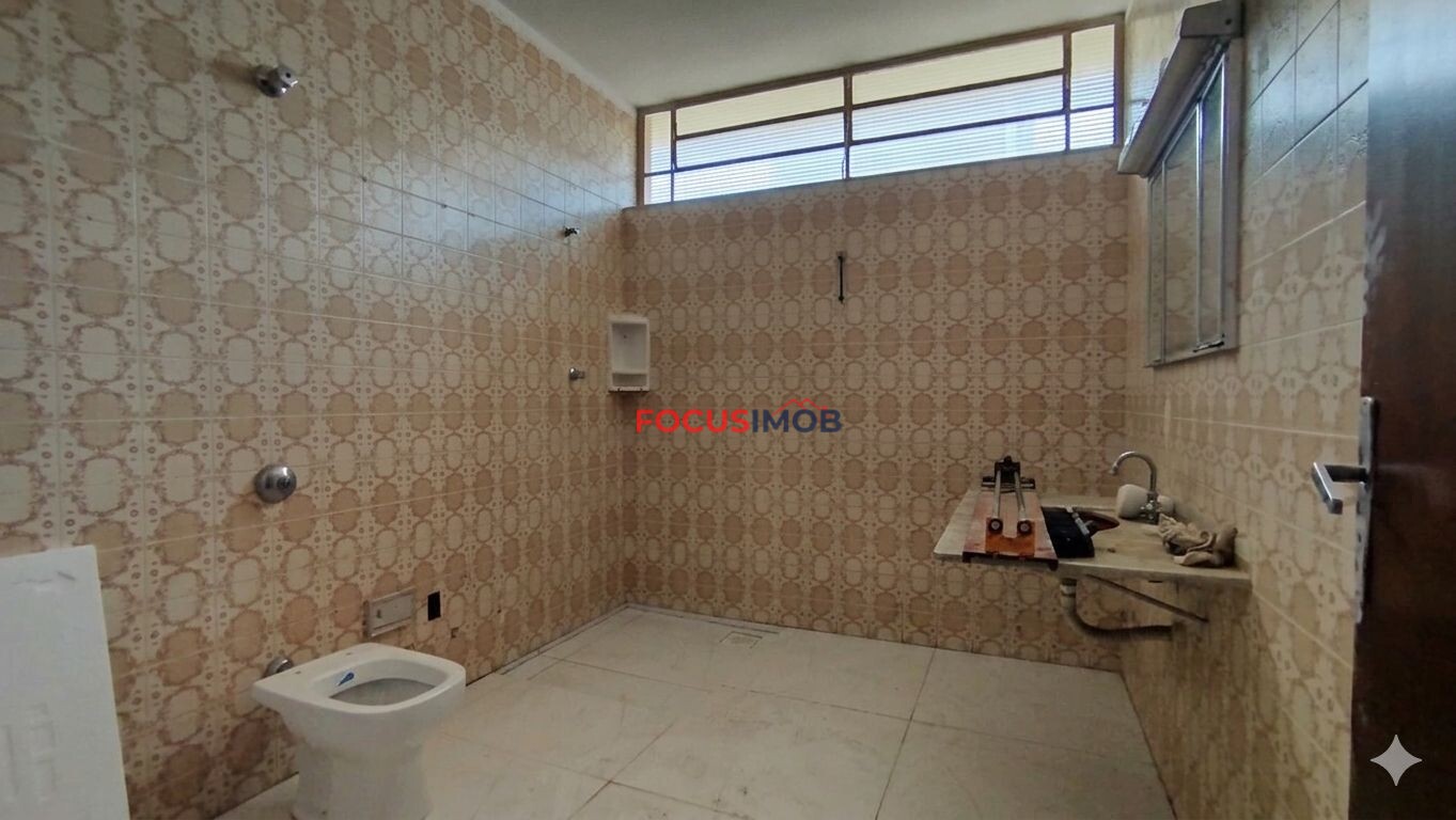 🏡 CASA AMPLA COM 3 QUARTOS + EDÍCULA PARA LOCAÇÃO – JD. SANTO ANTÔNIO | MOGI GUAÇU