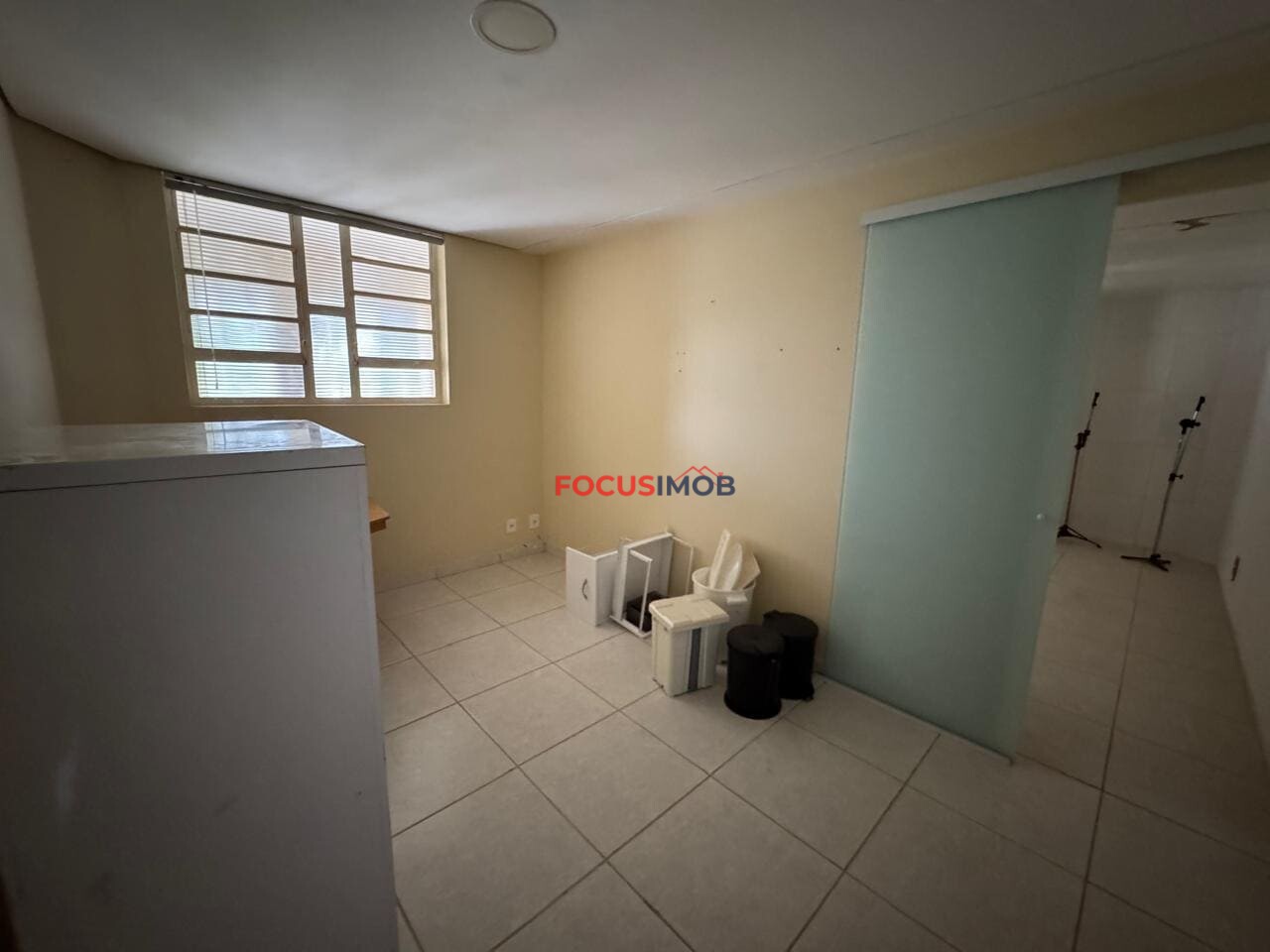 Casa com 4 Quartos e 4 banheiros à Venda, 289 m² por R$ 600.000