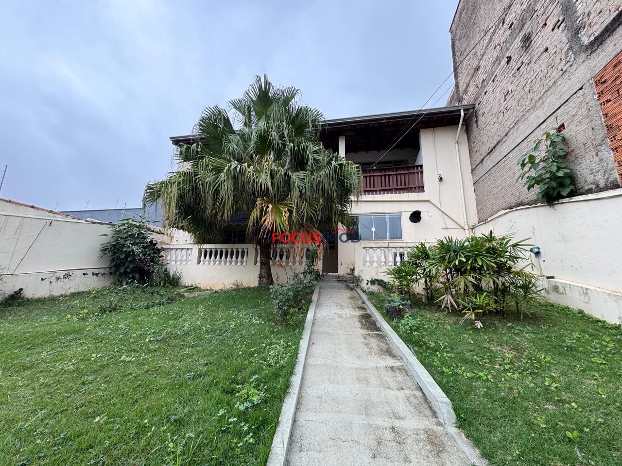 Casa com 4 Quartos e 4 banheiros à Venda, 289 m² por R$ 600.000