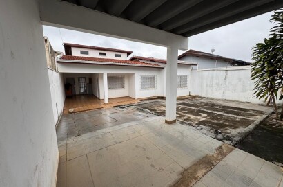 Casa com 4 Quartos e 4 banheiros à Venda, 289 m² por R$ 600.000