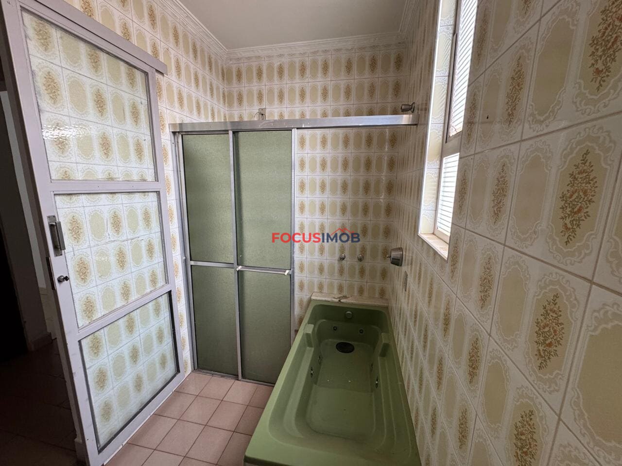 Casa com 4 Quartos e 4 banheiros à Venda, 289 m² por R$ 600.000