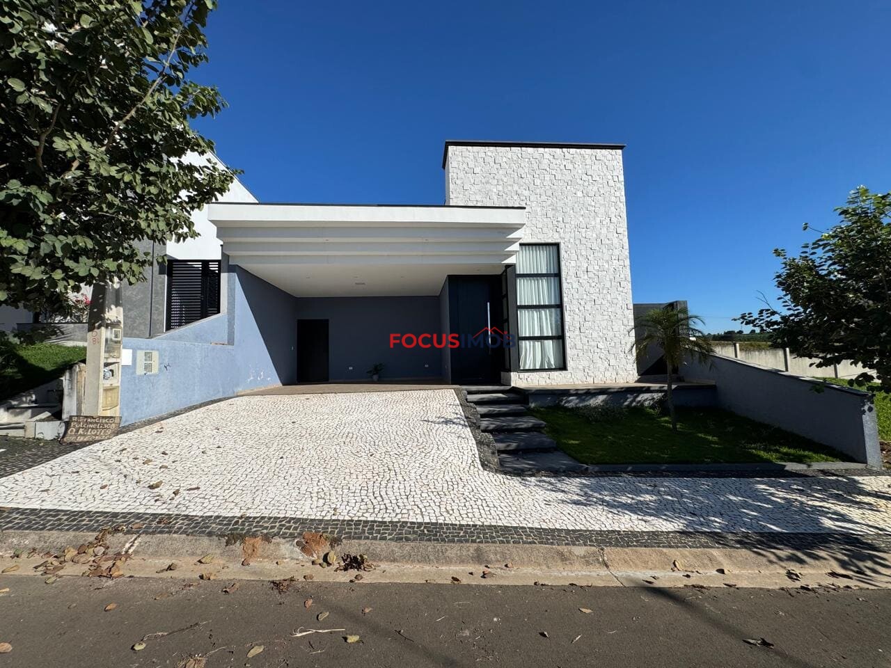 Oportunidade no Residencial Vila Toscana! Casa Moderna com Closet, Planejados e Área Gourmet