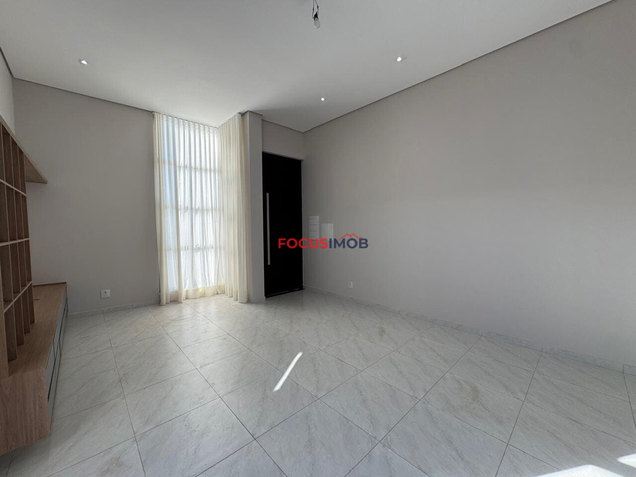 Oportunidade no Residencial Vila Toscana! Casa Moderna com Closet, Planejados e Área Gourmet