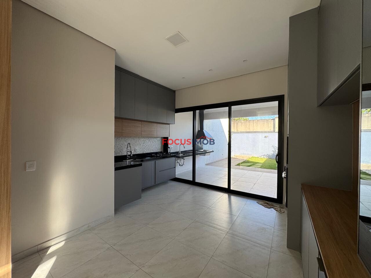 Oportunidade no Residencial Vila Toscana! Casa Moderna com Closet, Planejados e Área Gourmet