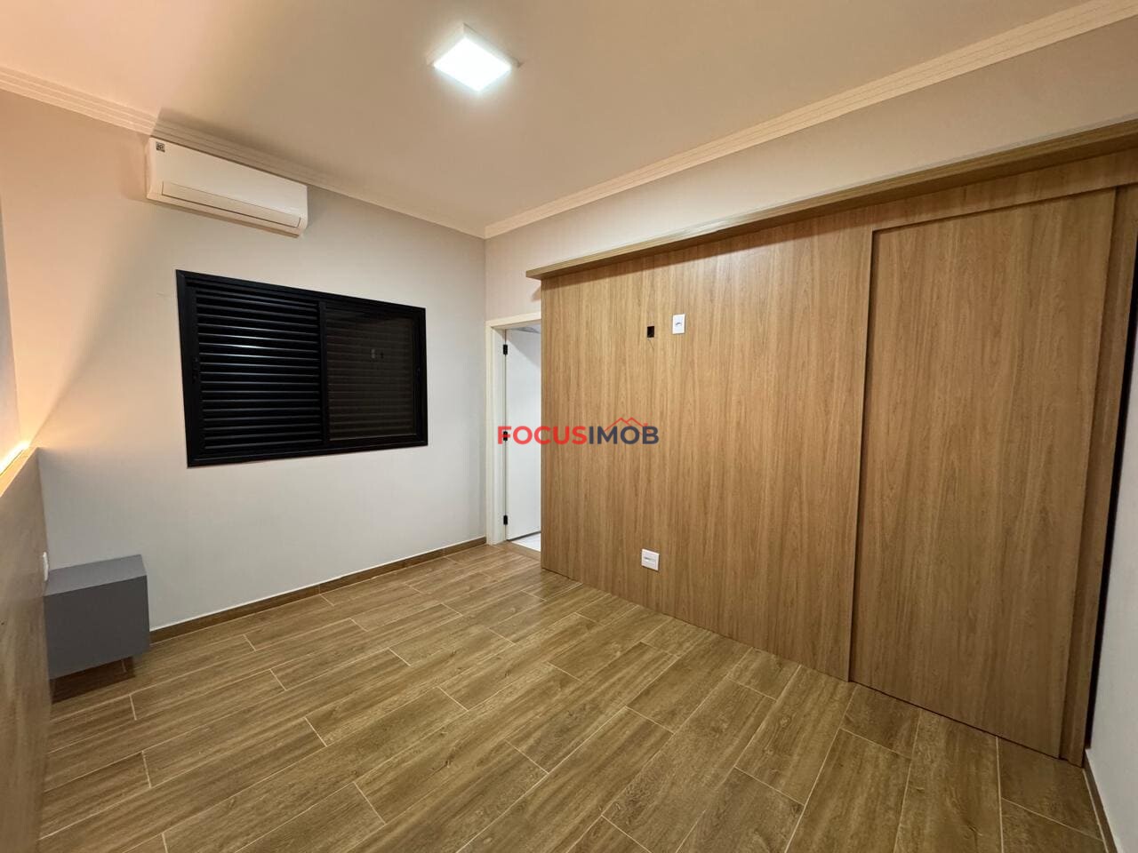 Oportunidade no Residencial Vila Toscana! Casa Moderna com Closet, Planejados e Área Gourmet