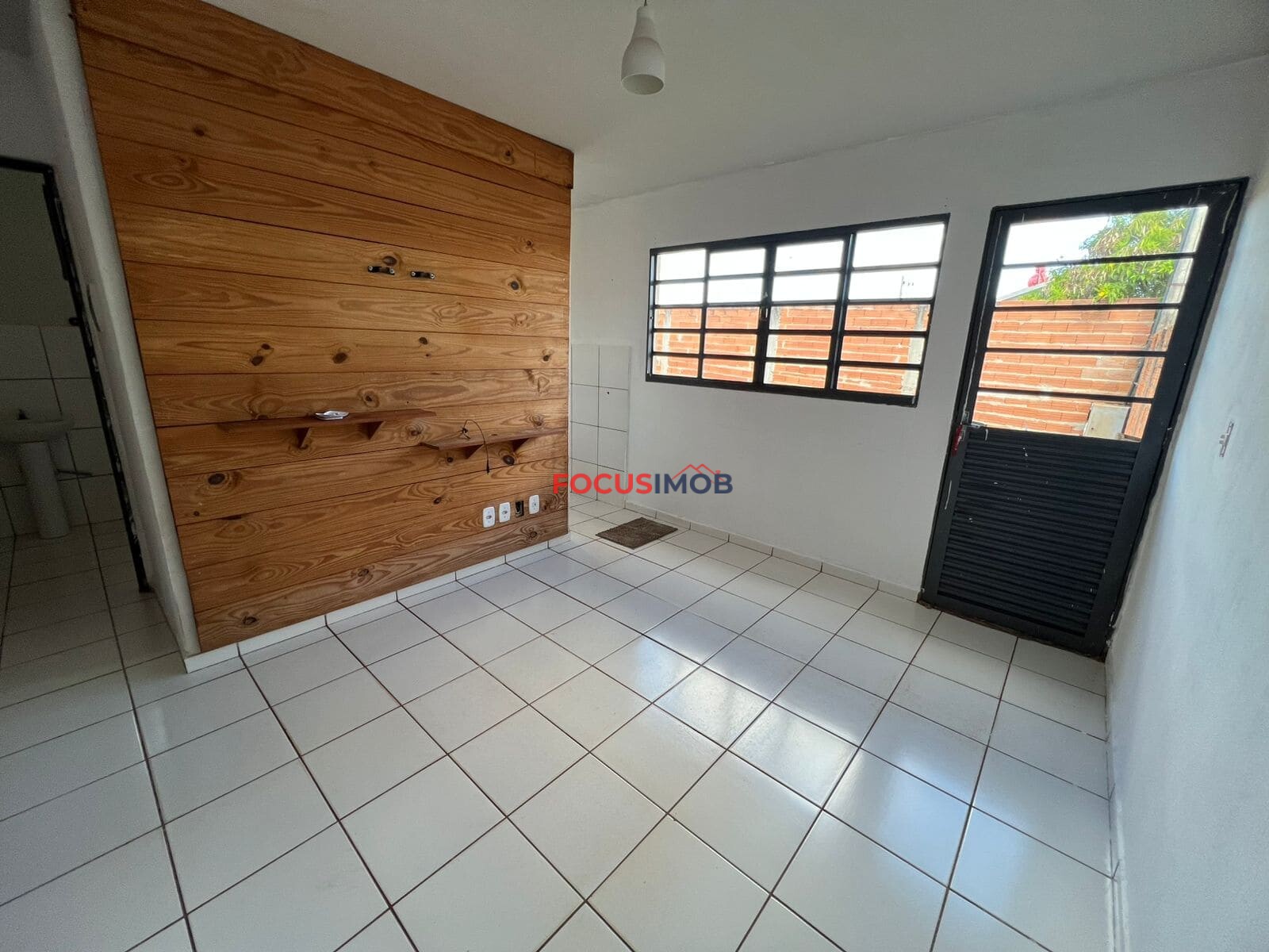 Casa de Esquina com Salão Comercial à venda - Ótima Oportunidade