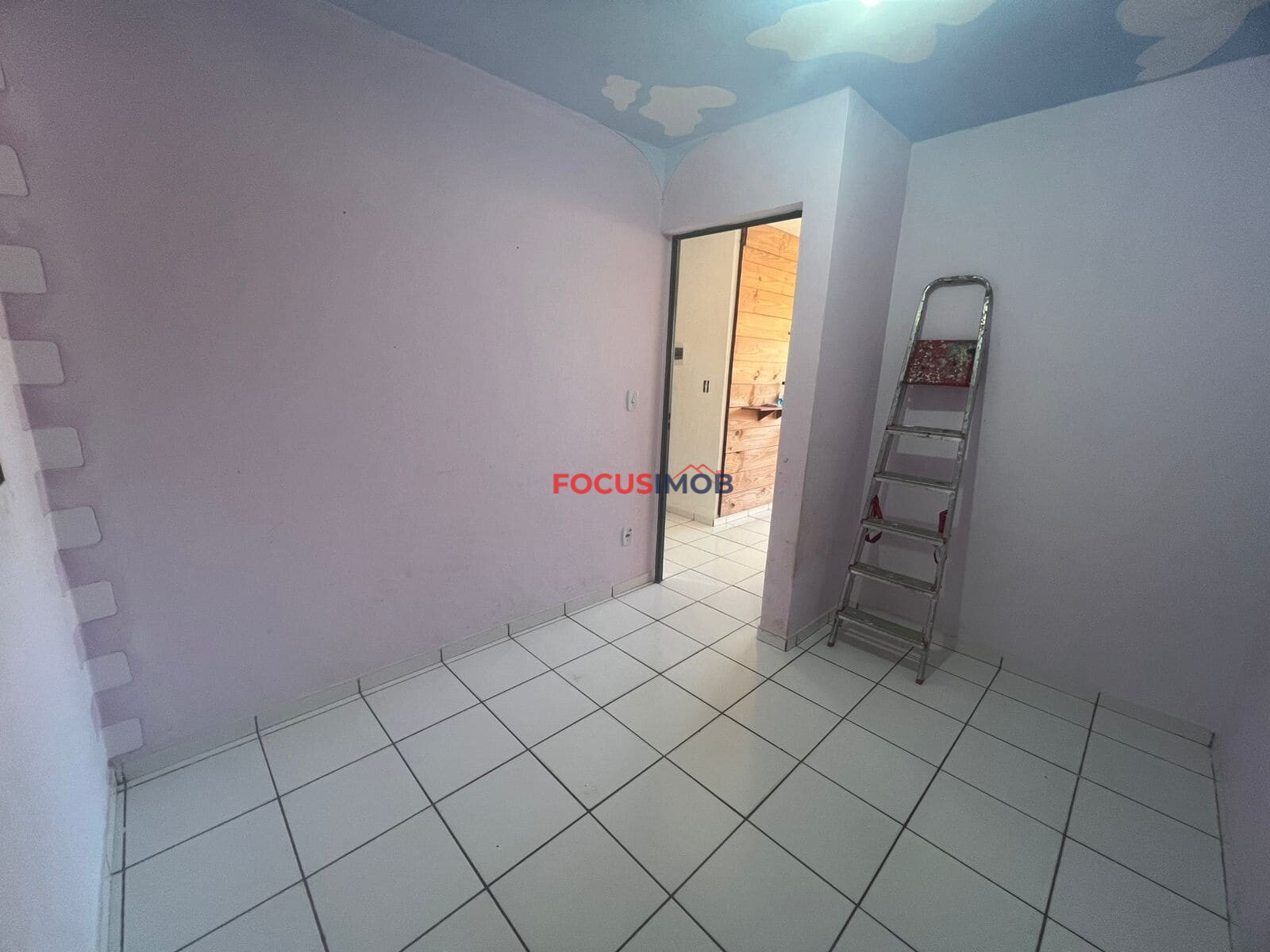 Casa de Esquina com Salão Comercial à venda - Ótima Oportunidade
