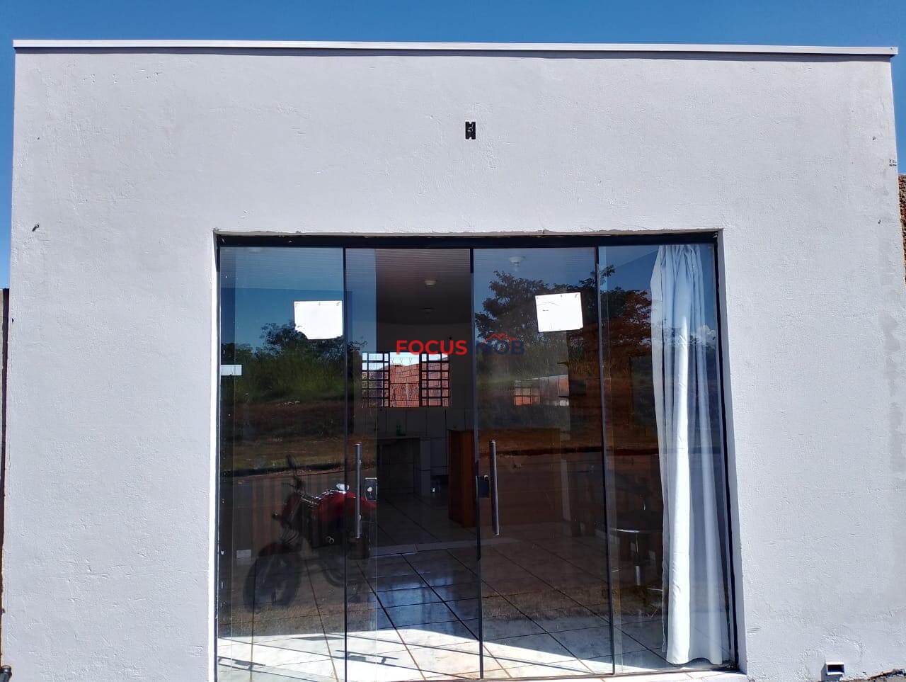 Casa de Esquina com Salão Comercial à venda - Ótima Oportunidade