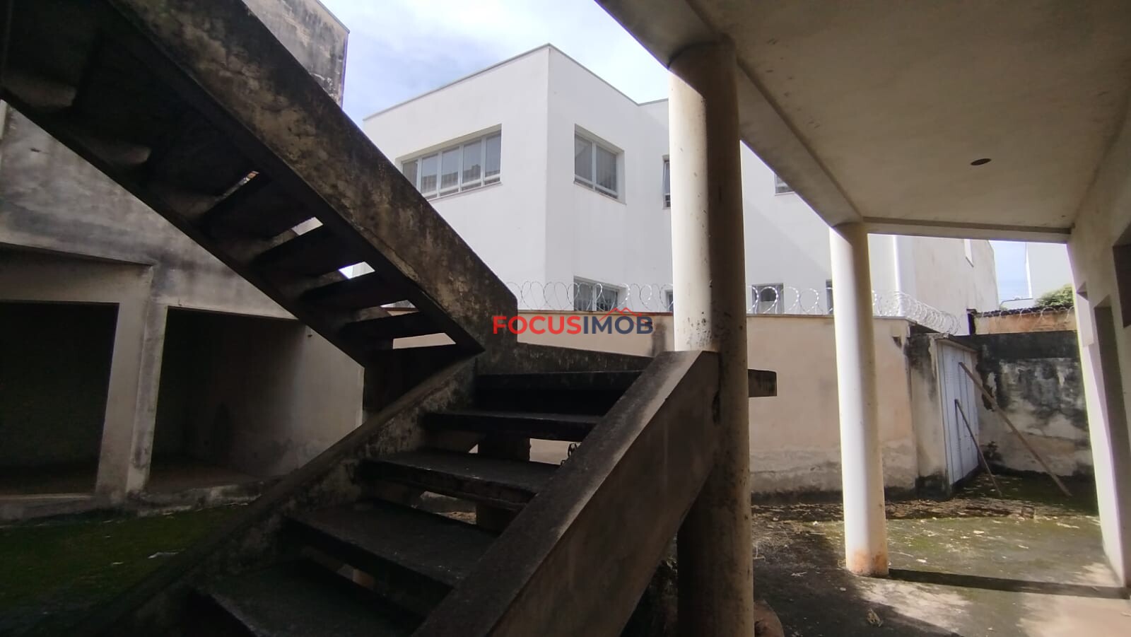 Prédio Comercial no Centro de Itapira - 3 Rendas Garantida! Salas, Lojas ou Airb