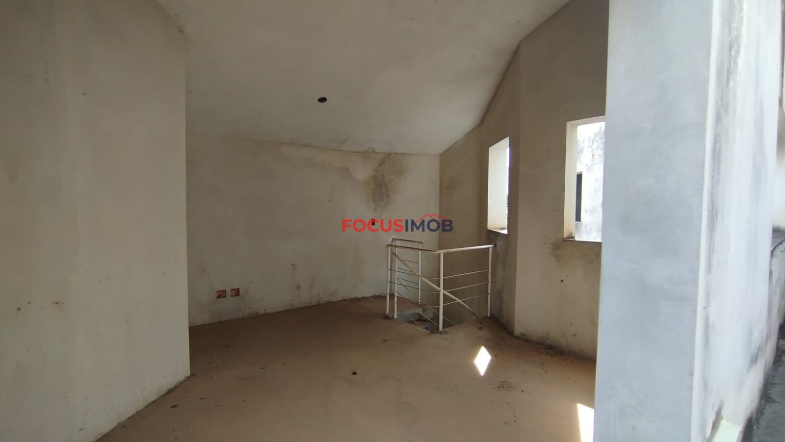 Prédio Comercial no Centro de Itapira - 3 Rendas Garantida! Salas, Lojas ou Airb