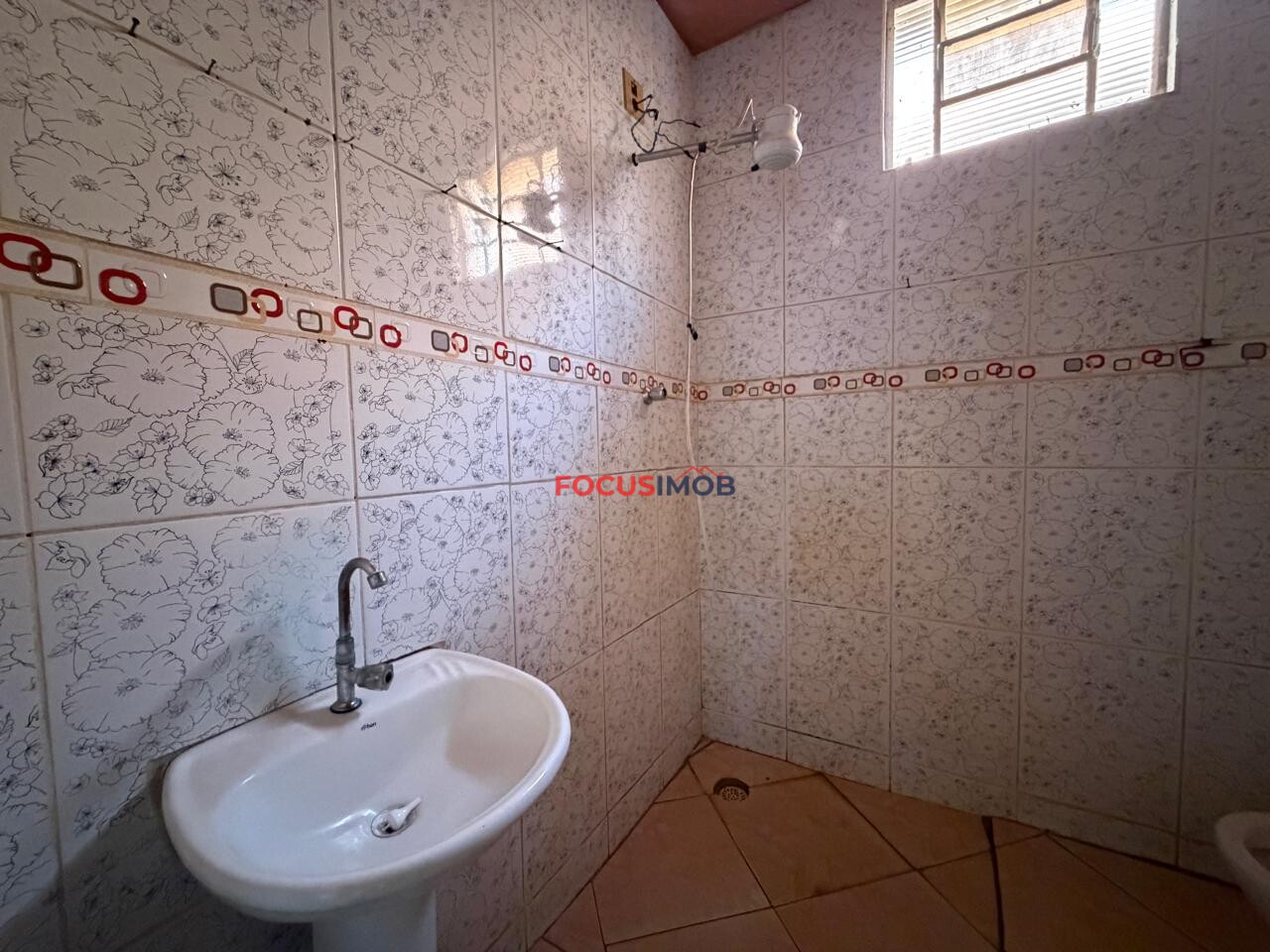 CASA À VENDA CHAPARRAL COM DOIS DORMITÓRIOS