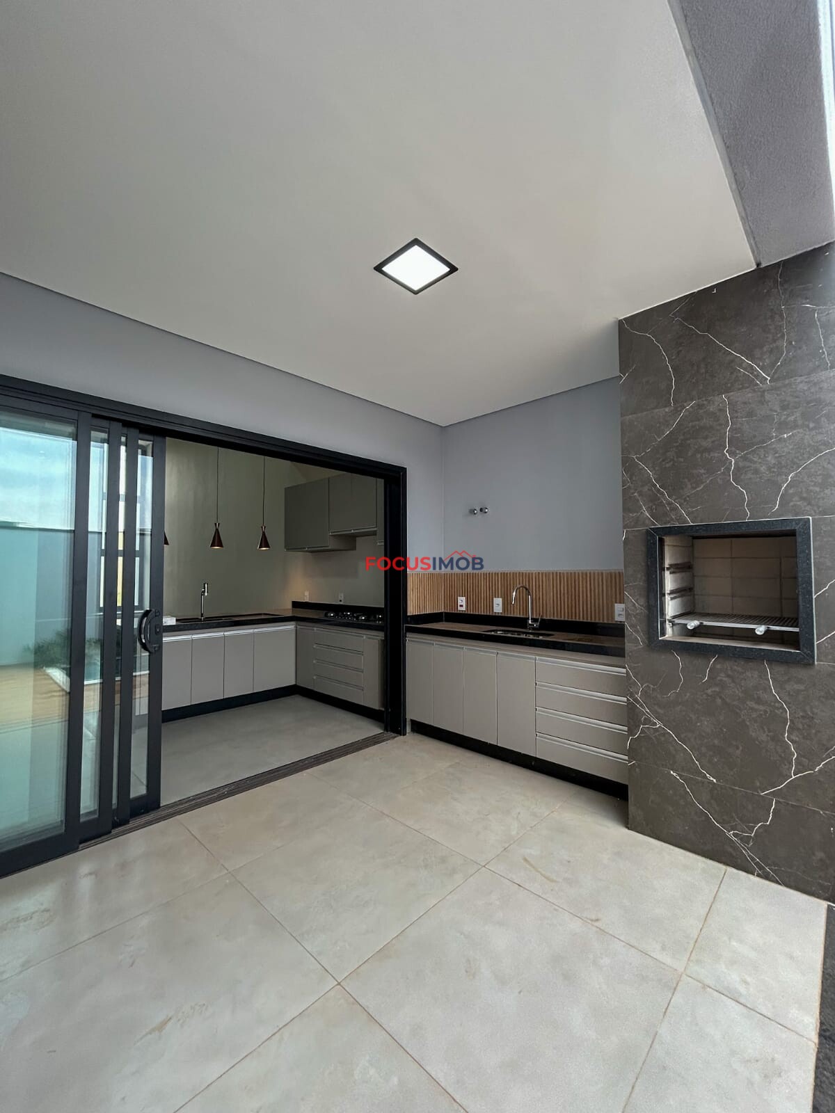 Casa a Venda Condomínio Santa Mônica III, Mogi Guaçu-SP