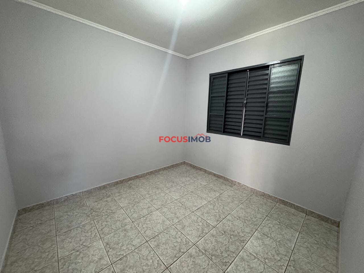 Casa à Venda em Condomínio fechado, Churrasqueira e Terreno de 324 m²