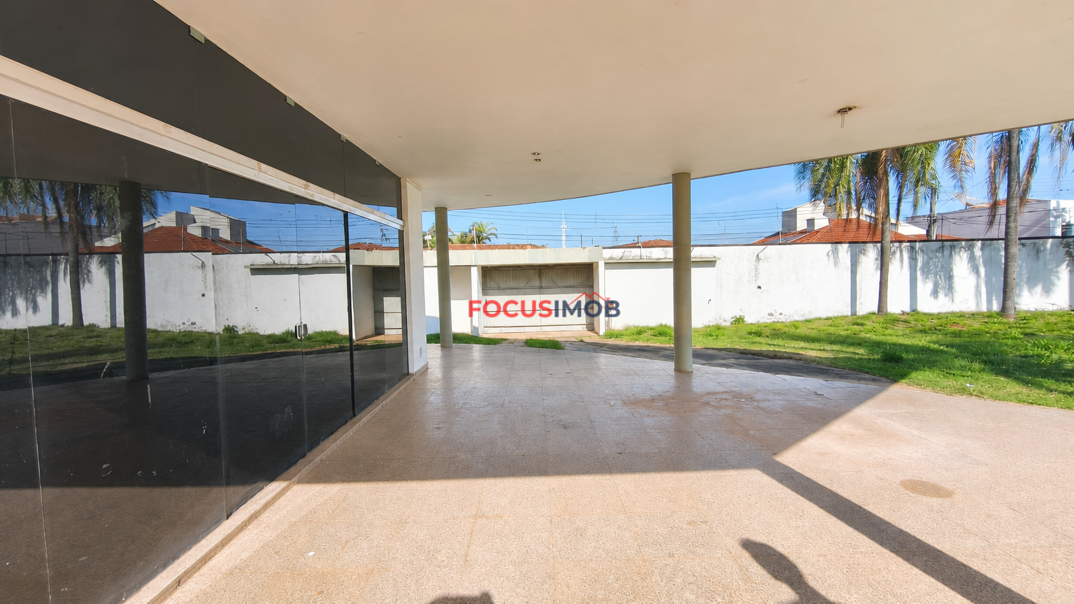 🏡 Casa de Alto Padrão com 3 Suítes, Piscina e Terreno de 2.349 m² — Oportunidade Única para Investidor