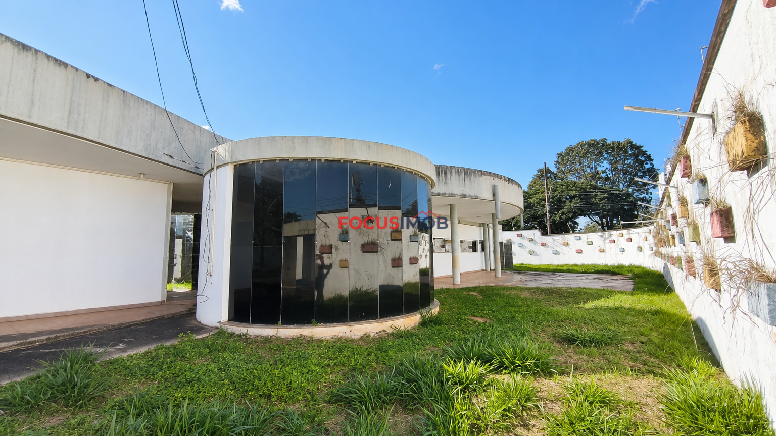 🏡 Casa de Alto Padrão com 3 Suítes, Piscina e Terreno de 2.349 m² — Oportunidade Única para Investidor
