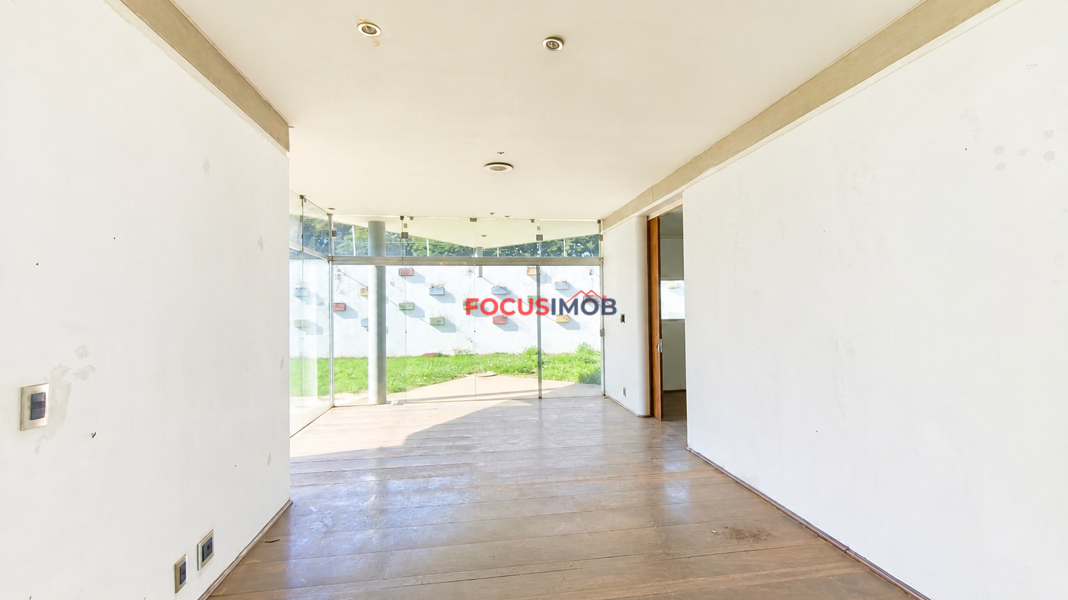 🏡 Casa de Alto Padrão com 3 Suítes, Piscina e Terreno de 2.349 m² — Oportunidade Única para Investidor