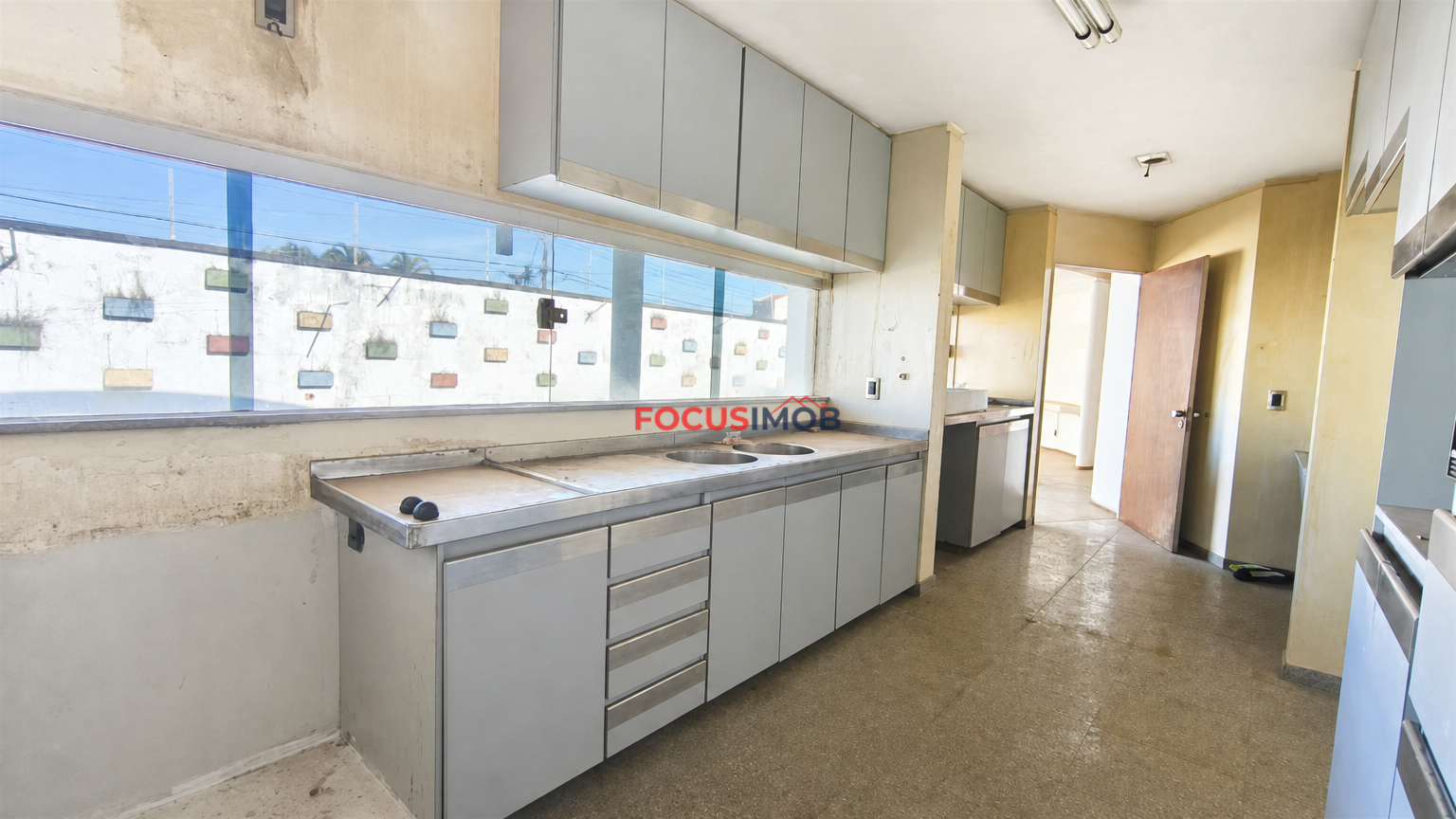 🏡 Casa de Alto Padrão com 3 Suítes, Piscina e Terreno de 2.349 m² — Oportunidade Única para Investidor