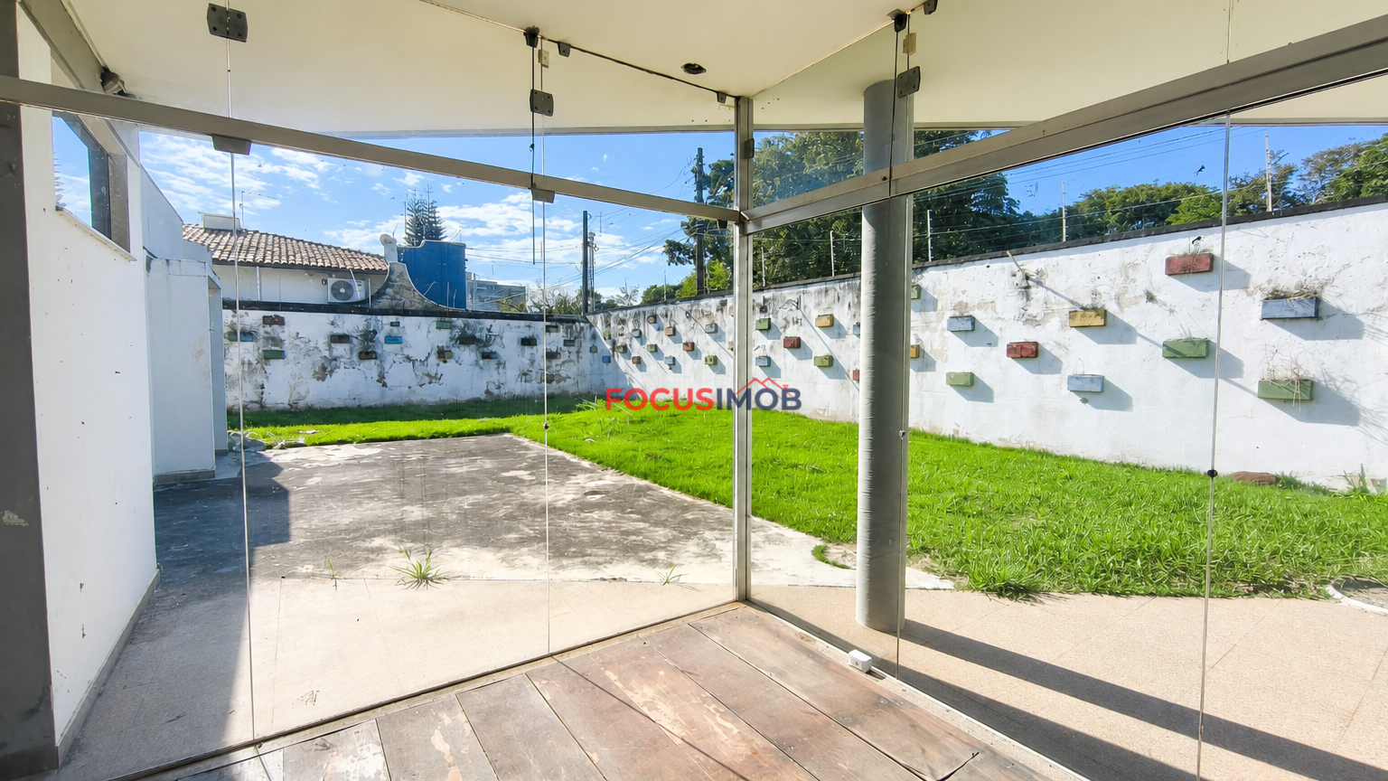 🏡 Casa de Alto Padrão com 3 Suítes, Piscina e Terreno de 2.349 m² — Oportunidade Única para Investidor