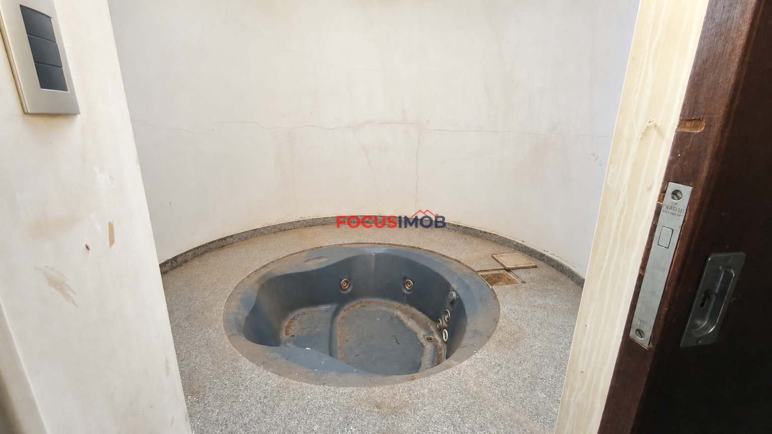 🏡 Casa de Alto Padrão com 3 Suítes, Piscina e Terreno de 2.349 m² — Oportunidade Única para Investidor