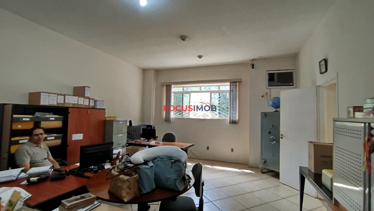 Área Industrial de 11.000 m² com Galpão de 3.000 m² à Venda