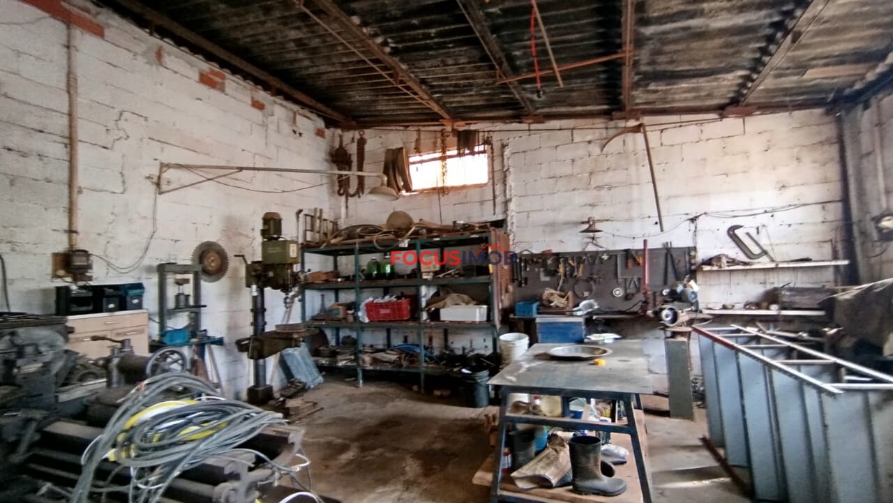 Área Industrial de 11.000 m² com Galpão de 3.000 m² à Venda