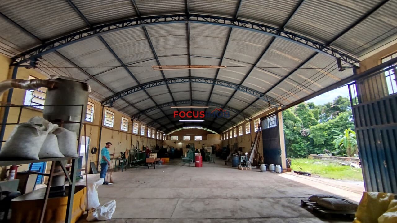 Área Industrial de 11.000 m² com Galpão de 3.000 m² à Venda