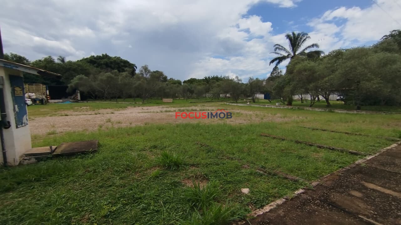 Área Industrial de 11.000 m² com Galpão de 3.000 m² à Venda